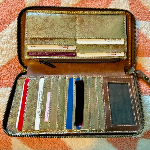 STS Ranchwear Gold Metallic Wallet - Picture 3 of 4